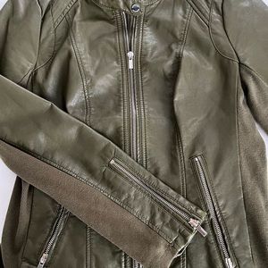 Express• Faux Leather Moto Jacket in Olive Green - size Medium